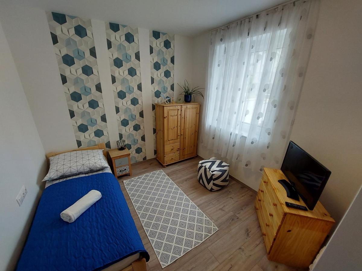 Kempi Kuckója Balatonalmádi Exterior foto